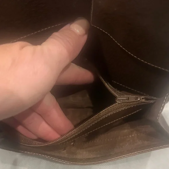 Vintage Gucci Brown Monogram Wallet - Picture 8 of 13